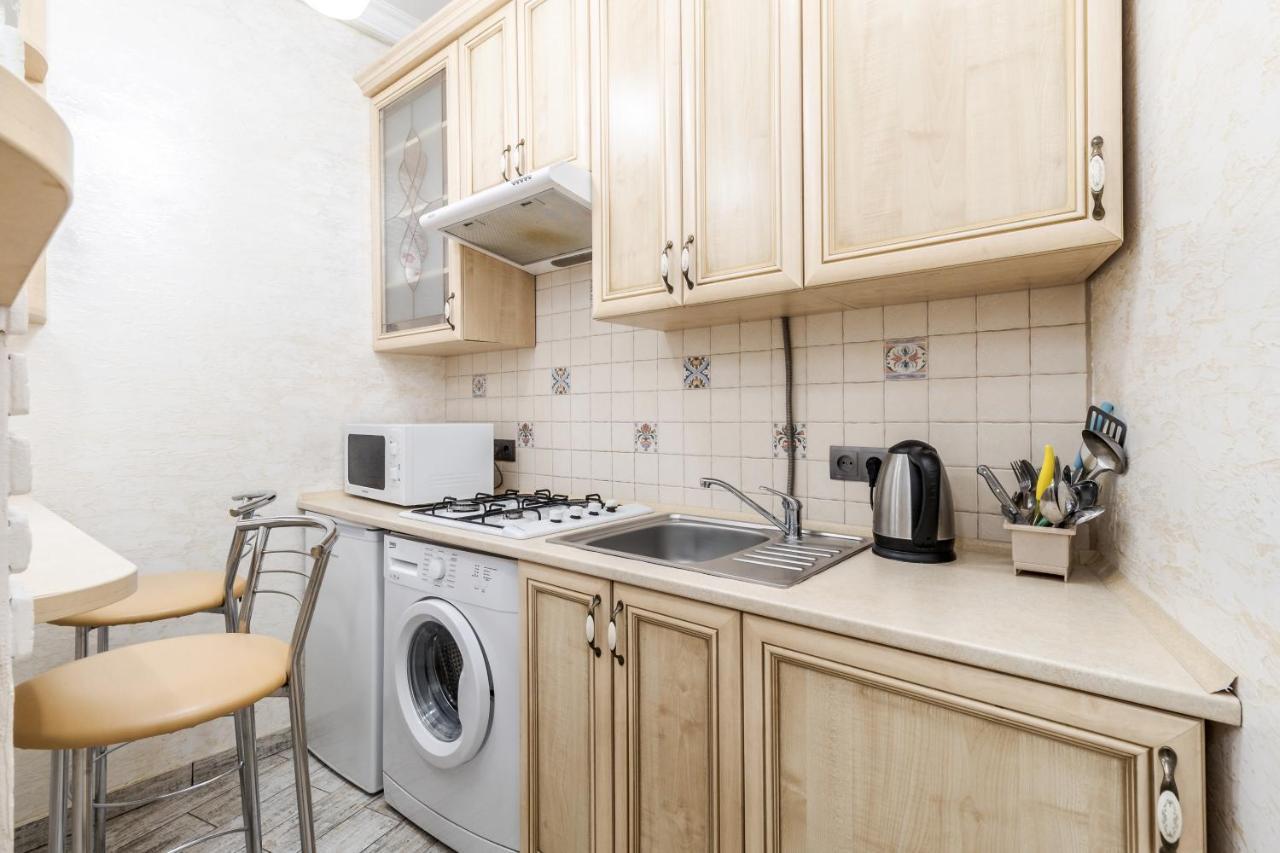 Fredra 4A Street Appartement Lviv Buitenkant foto